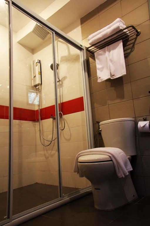 Aparthotel Ma Chic & Cozy Lampang Esterno foto